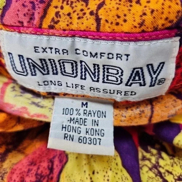 UNIONBAY Extra Comfort Retro Men's Hawaiian Floral Shirt - Picture 5 of 7